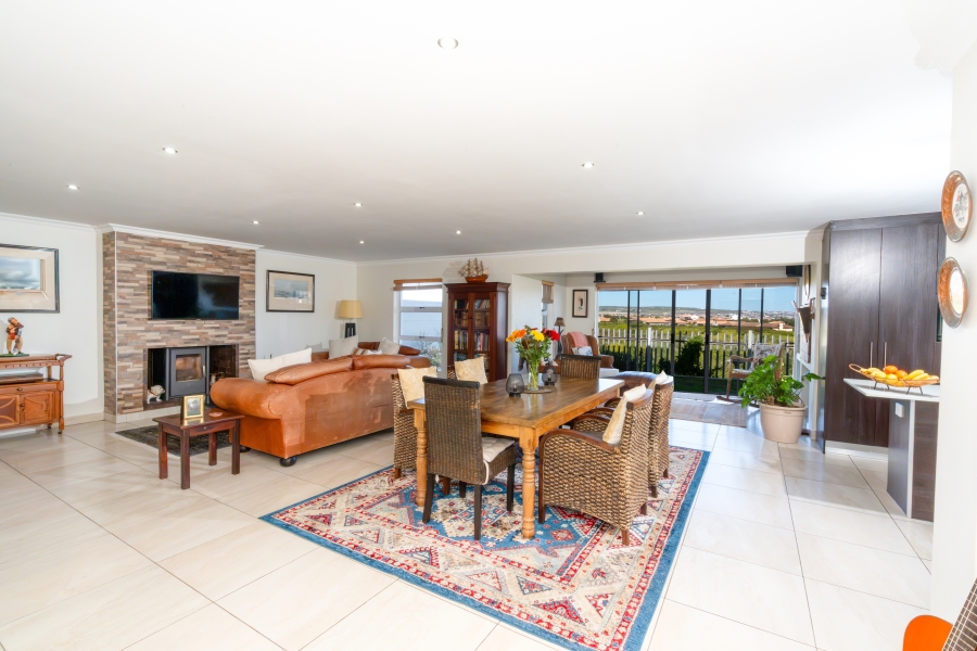 4 Bedroom Property for Sale in Sunset Estate Western Cape
